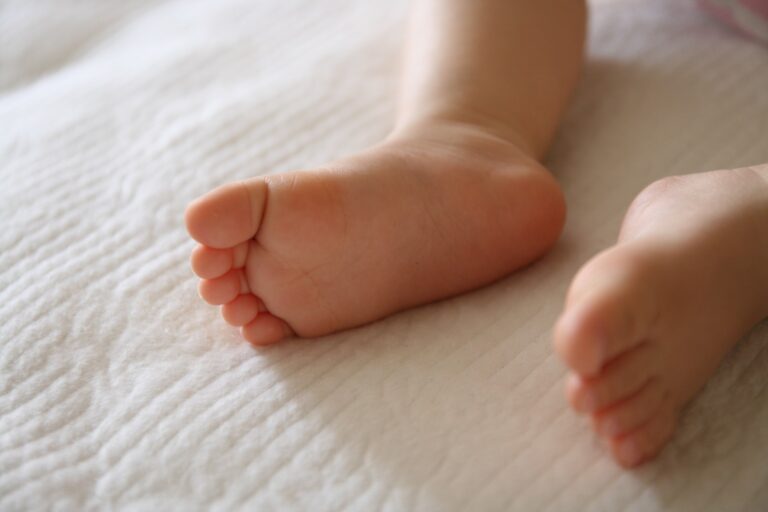膝・腰・姿勢にも関係する！足の指が全身に及ぼす影響とは？